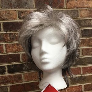 Women’s synthetic wig